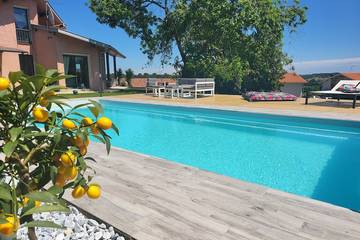 Location de vacances pour 8 personnes, avec jardin et jacuzzi à Saint-Lon-les-Mines