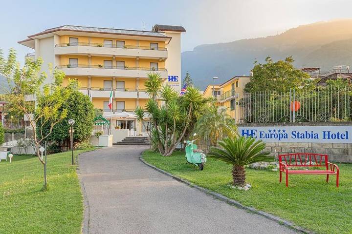 Hôtel pour 6 personnes, avec piscine et jardin