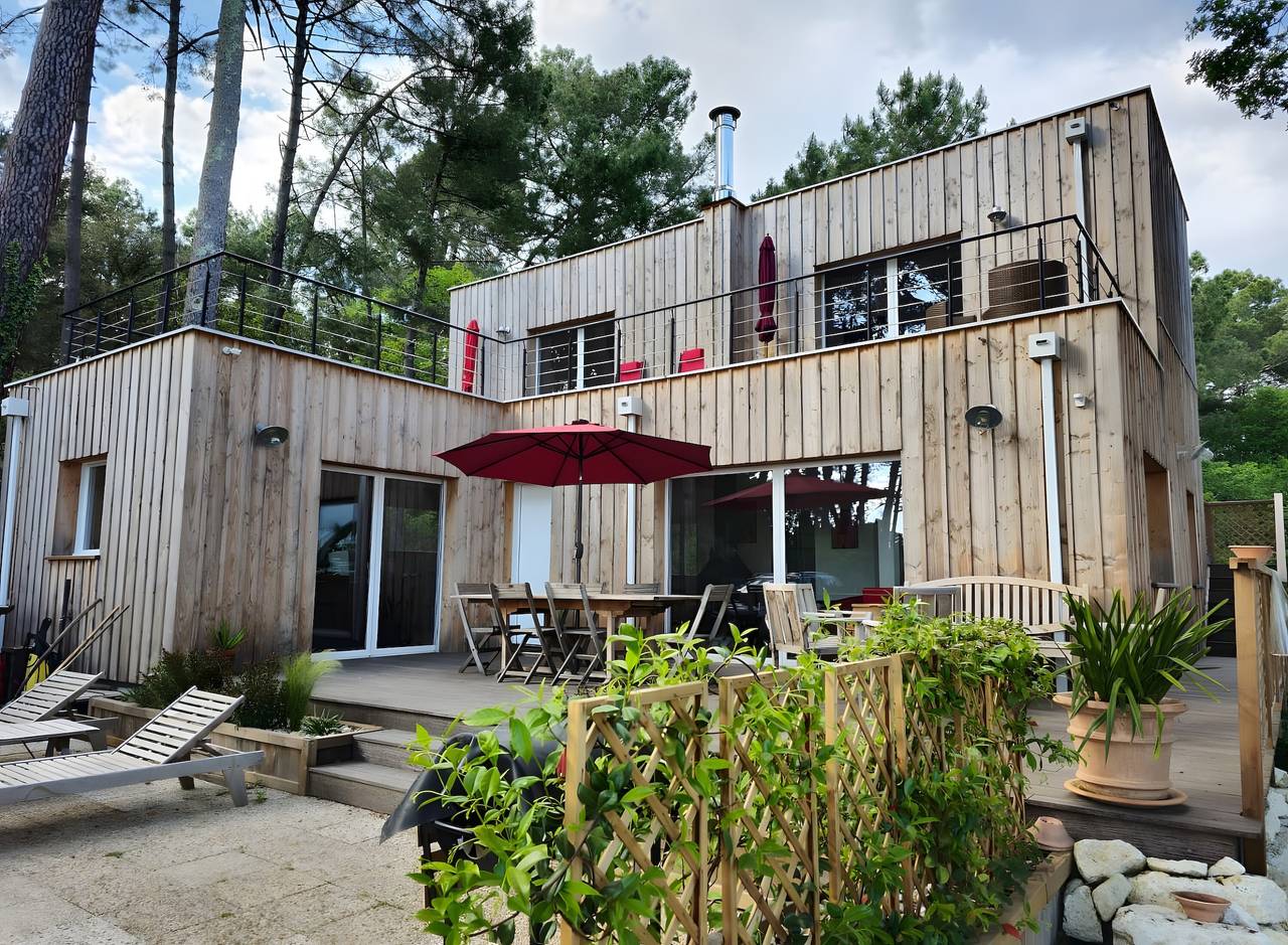 Villa Mimosa : 5 personnes, vue lac, terrasse privée et Wi-Fi in Lac de Lacanau, Lacanau