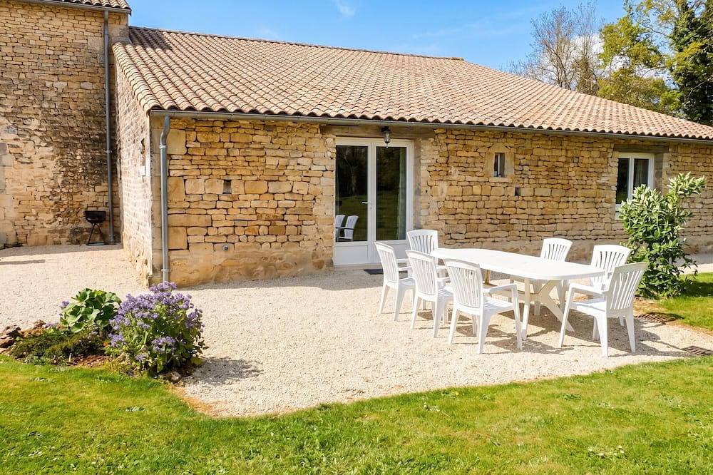Homerez - Maison avec piscine à Saint-Vincent-la-Châtre. in Saint-Vincent-la-Châtre, Région de Niort