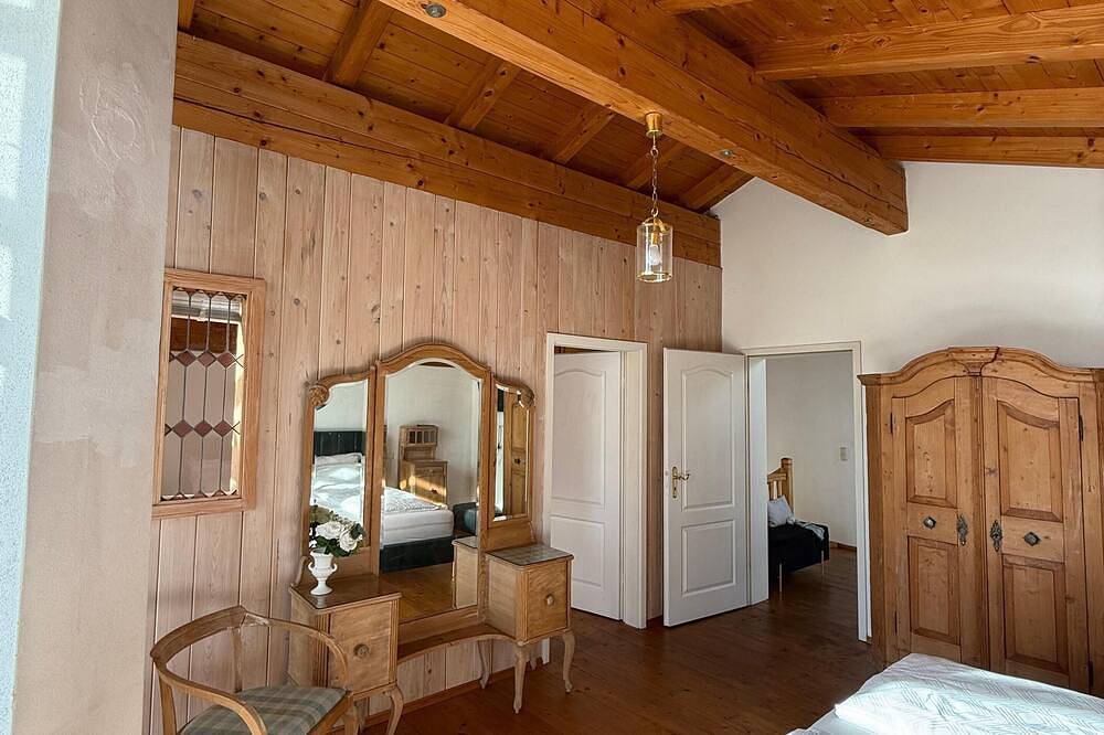 Ganze Wohnung, Ferienhaus für max. 5 Personen, 150 qm mit Garten und Terrasse in Traunstein, Chiemsee