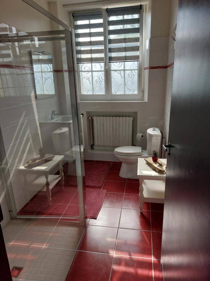 Location de vacances pour 6 personnes, avec terrasse et jardin à Saint-Laurent-sur-Mer - 4
