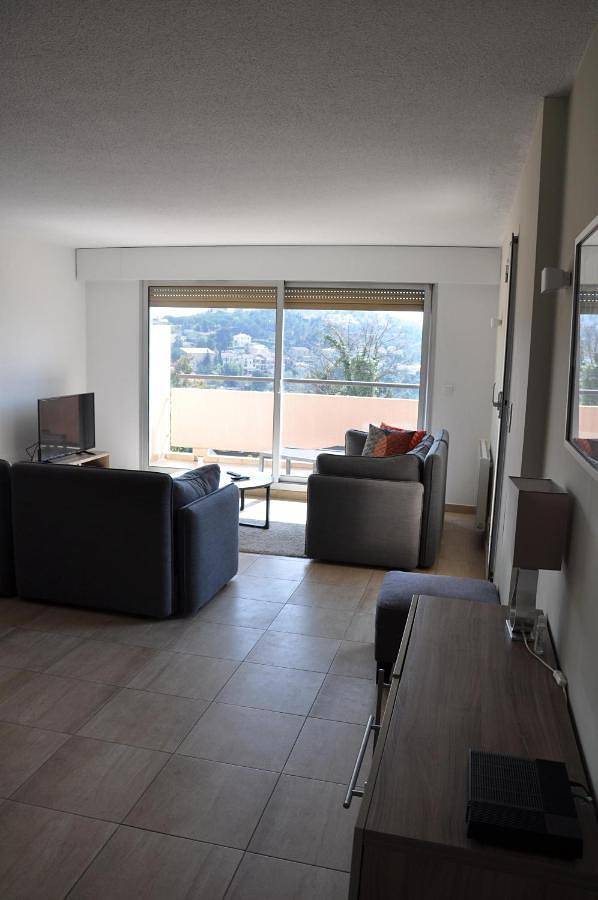 Appartement entier, Two-Bedroom Apartment in La Turbie, Côte méditerranéenne (France)