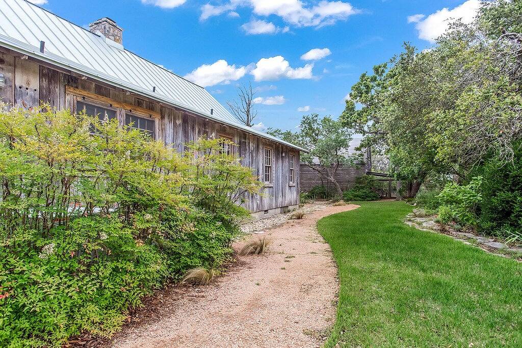 Country Delight | Close to Town | Pets up to 30 Lbs w/fee in Gillespie County