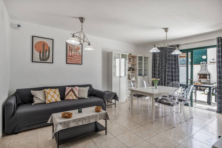 Casa Noelia: Vistas a la montaña, terraza privada y Wi-Fi en Playa Blanca in Playa Blanca, Yaiza