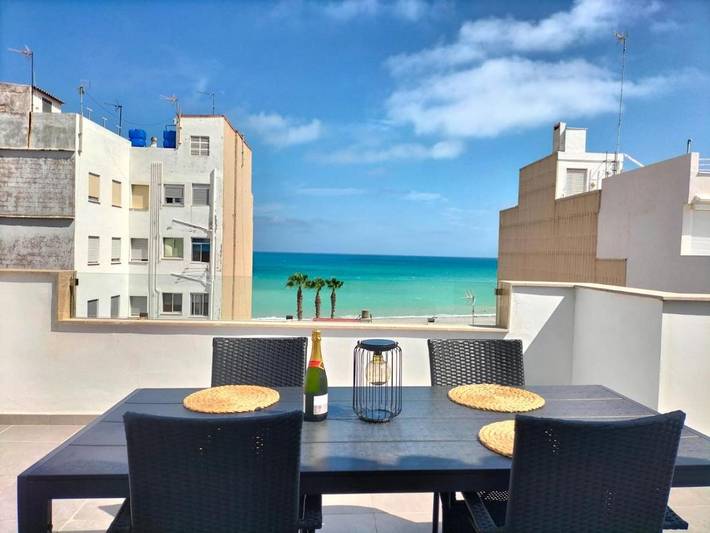 Gîte pour 3 personnes, avec vue et terrasse, animaux acceptés à Burriana - 2