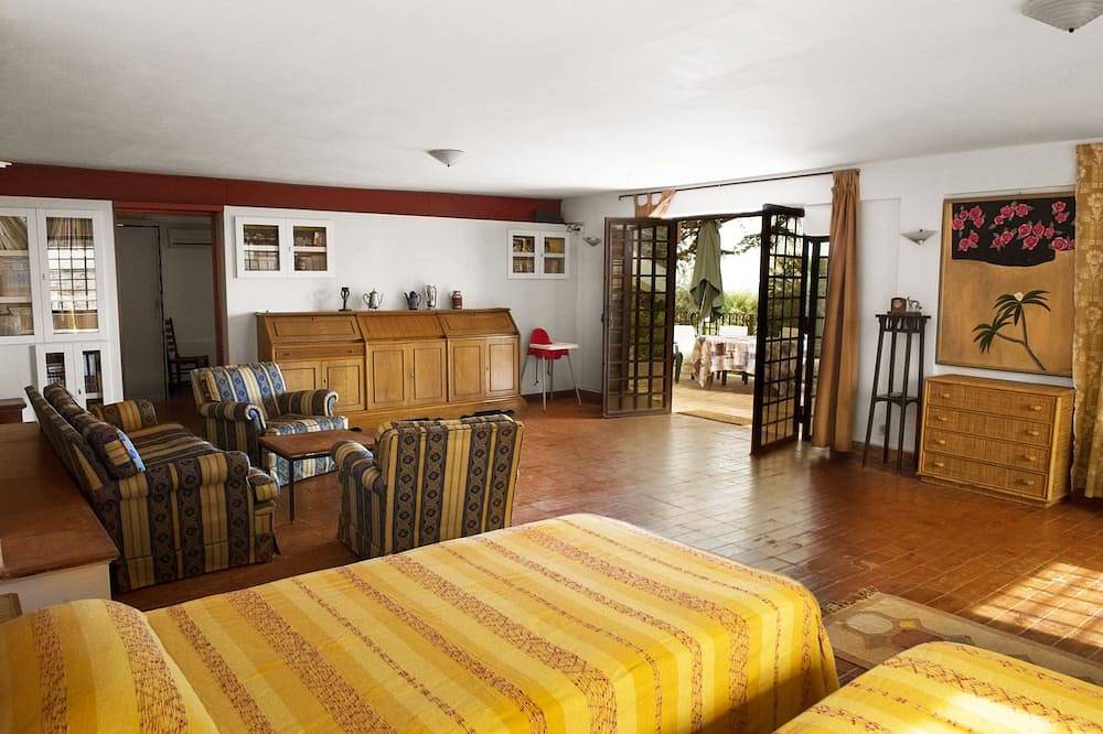 Relax with pool and see view! in Altavilla Milicia, Palermo Province