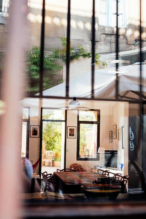 Chambre d’hôte pour 2 personnes, avec vue ainsi que jardin et terrasse à Arles - 2