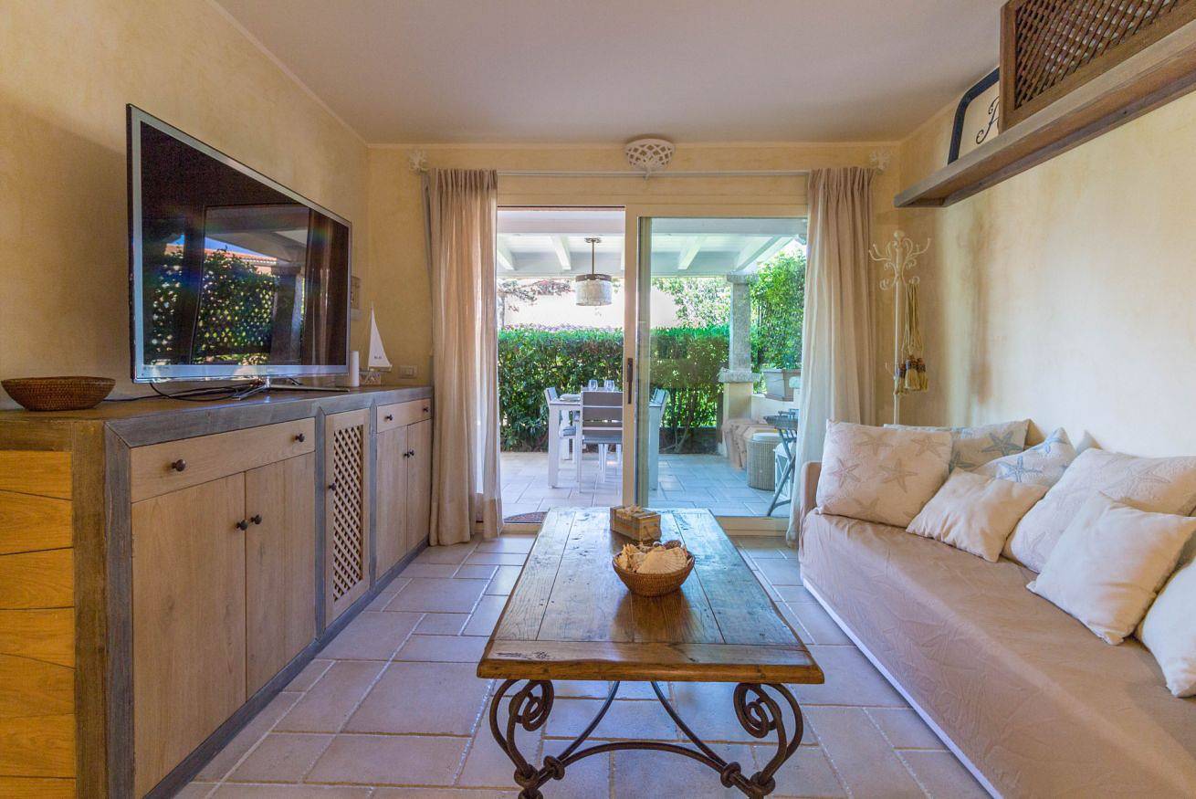 Appartamento intero, Porto Rotondo Apt w/ Parking & Veranda in Porto Rotondo, Costa Smeralda