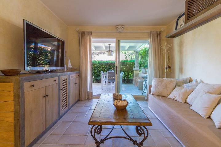 Entire apartment, Porto Rotondo Apt w/ Parking & Veranda in Porto Rotondo, Olbia
