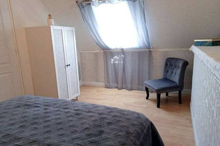 Location de vacances pour 4 personnes, avec terrasse ainsi que jardin et jacuzzi à Cast - 4