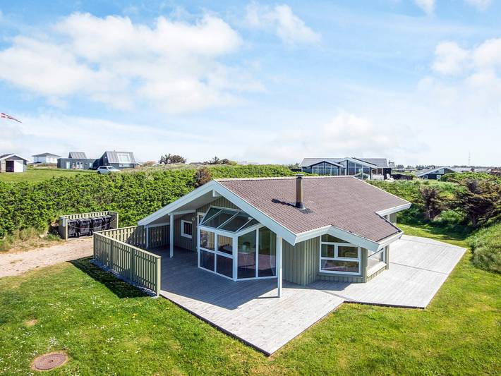 Feriehus for 6 personer, med terrasse og sauna, dyr tillatt i Lønstrup