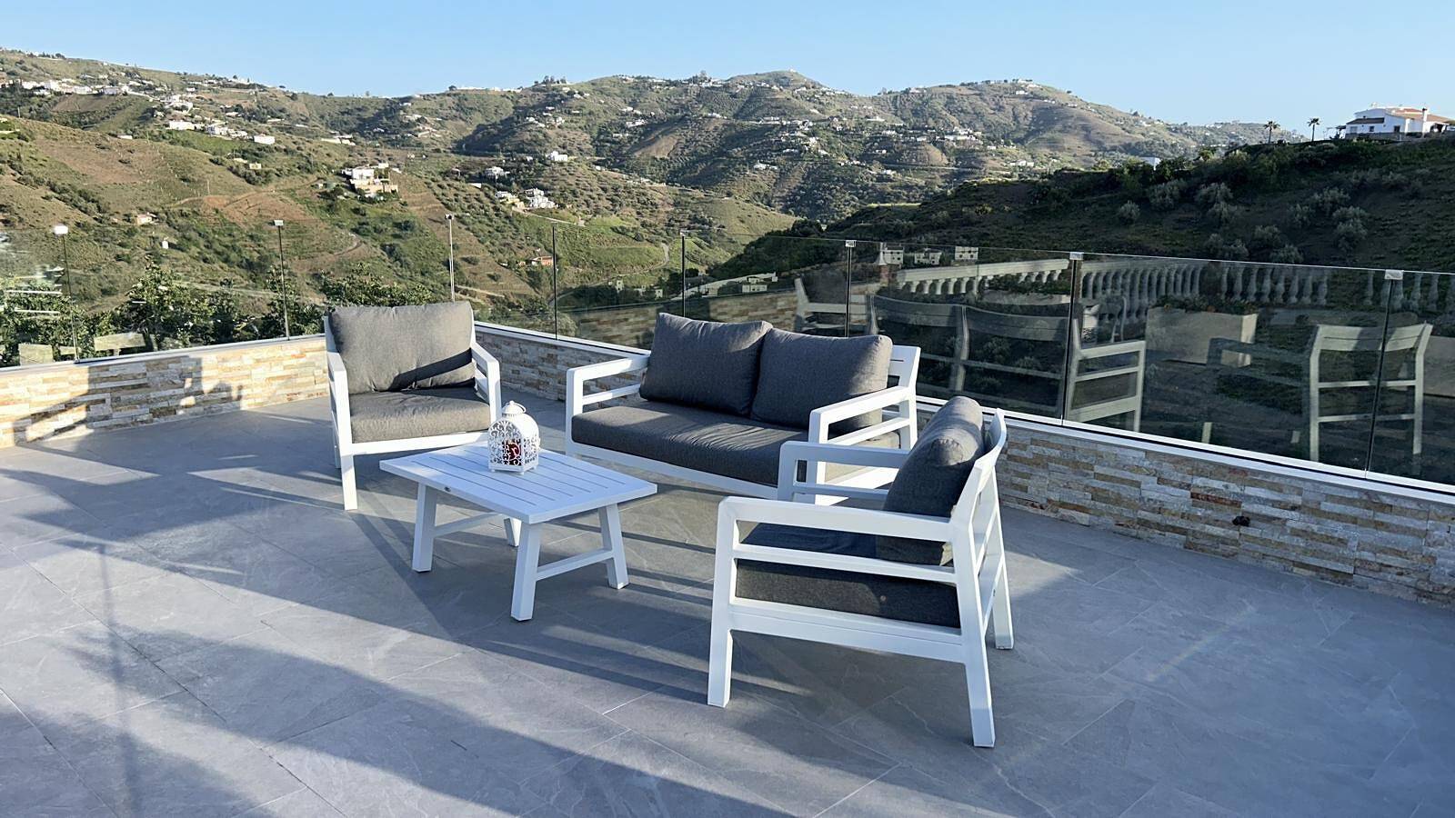 Holiday Home 'Entre Montañas' with Mountain View, Wi-Fi and Air Conditioning in Árchez, Málaga Province