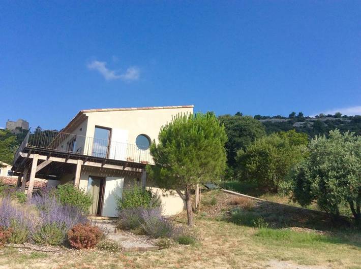 Location de vacances pour 2 personnes, avec piscine ainsi que vue et terrasse à Saint-Saturnin-lès-Apt - 2