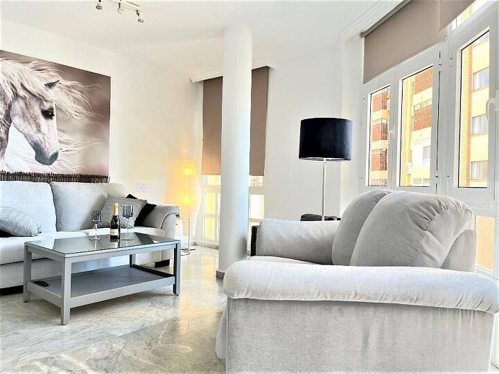 Appartamento intero, Appartamento vacanze per 10 persone con balcone in Playa de la Malagueta, Malaga