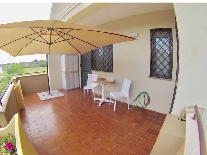 Gîte pour 3 personnes, avec terrasse à Trani