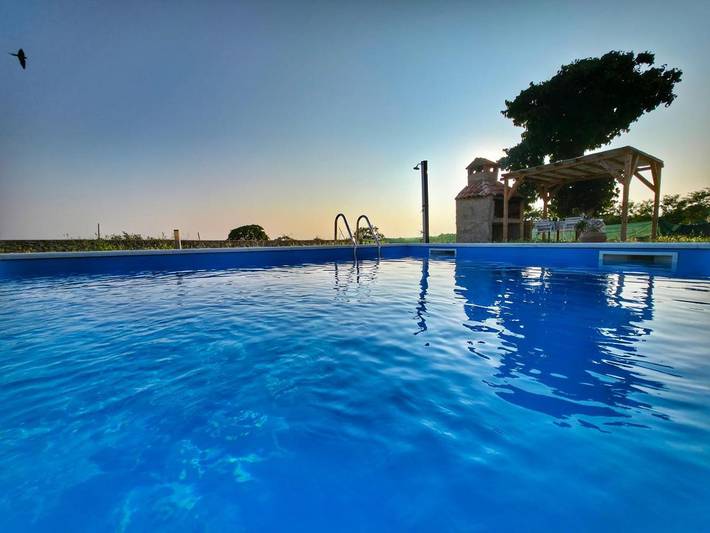 Villa für 9 Personen, mit Ausblick und Terrasse sowie Pool, mit Haustier in Novalja - 2