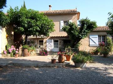 Chambre d’hôte pour 2 personnes, avec jardin et piscine à Cotignac