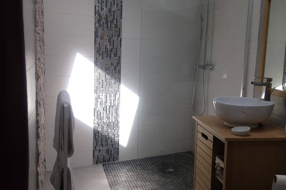House between sea and mountain - heated pool - high end equipment in Larressore, Bayonne region
