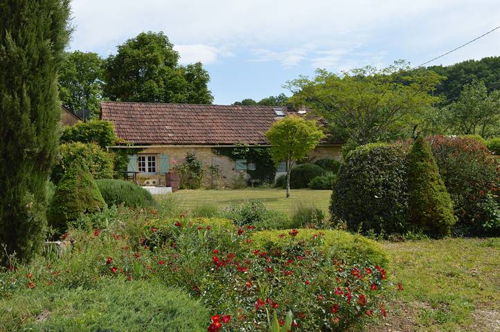 Gîte pour 4 personnes, avec jardin ainsi que terrasse et piscine - 1