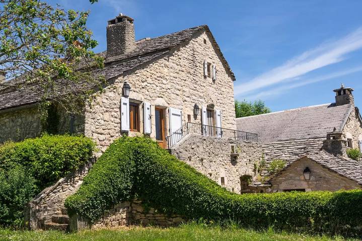 Gîte pour 6 personnes, avec piscine et terrasse