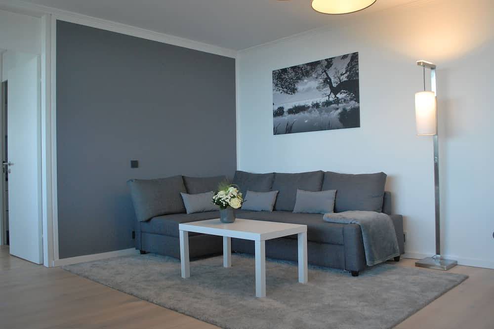 Entire apartment, Skyline apartment with pool 2-6 guests with Netflix in Kronberg, Hochtaunuskreis
