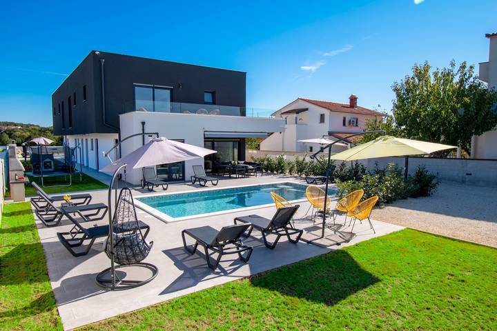 Villa für 8 Personen, mit Balkon und Pool in Pula - 3