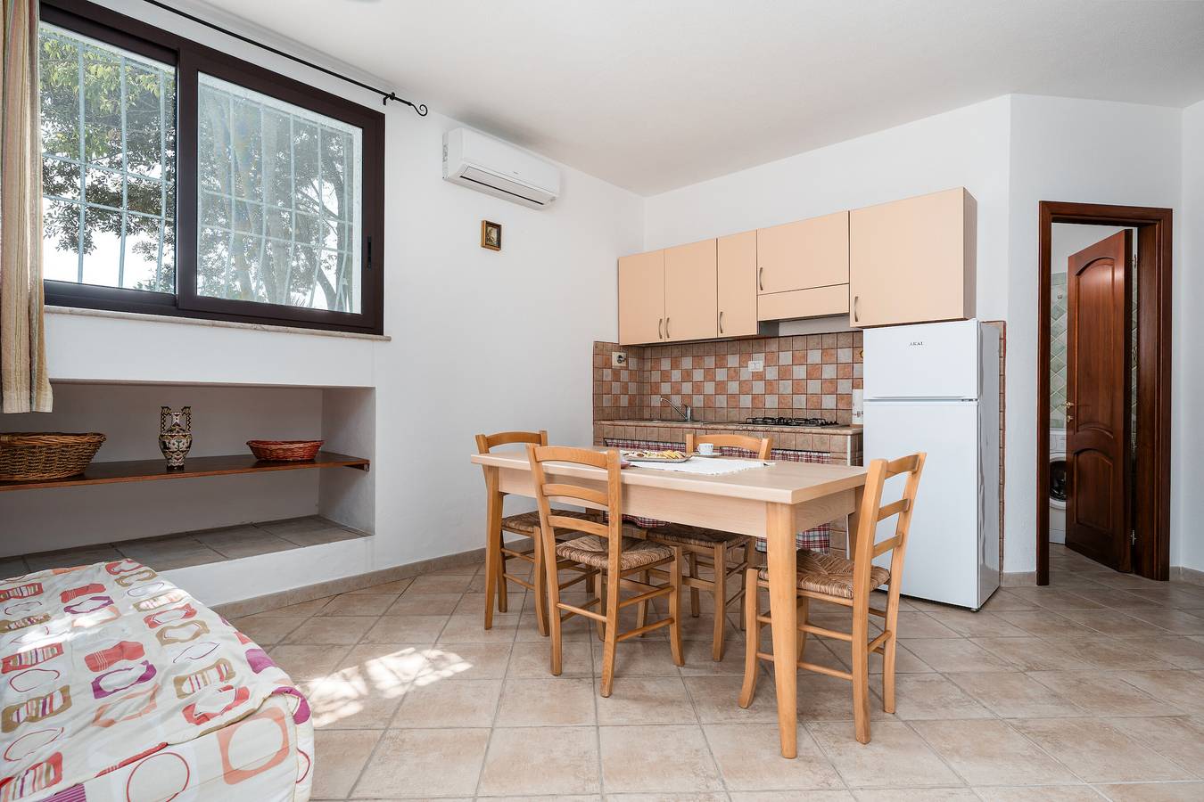 Appartement entier, Appartement 'Casa Su Nidu Virde - Limone' avec jardin partagé, Wi-Fi et climatisation in Orosei, Golfe d'Orosei