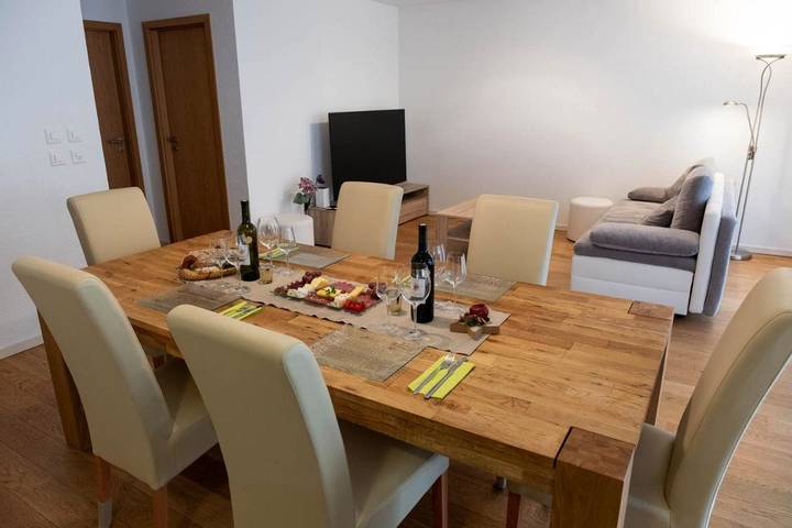 Gîte pour 5 personnes, avec Balcon ainsi que Terrasse et Vue à Vevey - 2