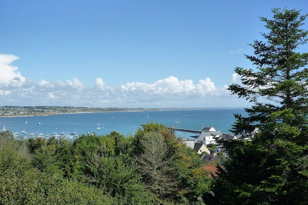 Familienhaus mit wunderschönem Meerblick und in der Nähe von Stränden in Esquibien, Audierne