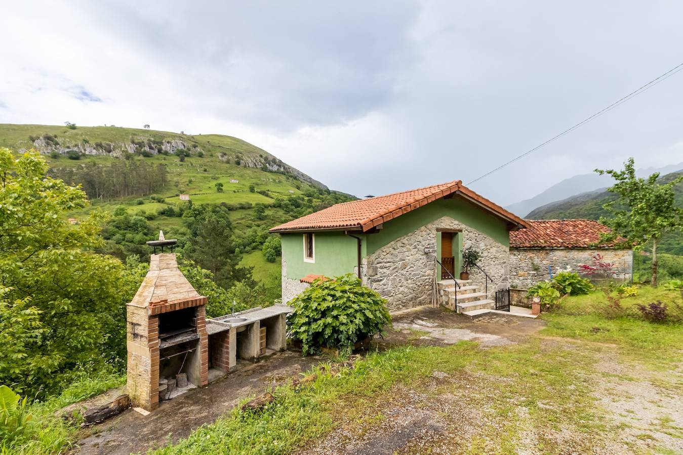 Vacation Home 'El Rincón De La Naturaleza' with Private Garden, Balcony and Wi-Fi in Arredondo, Miera Valley