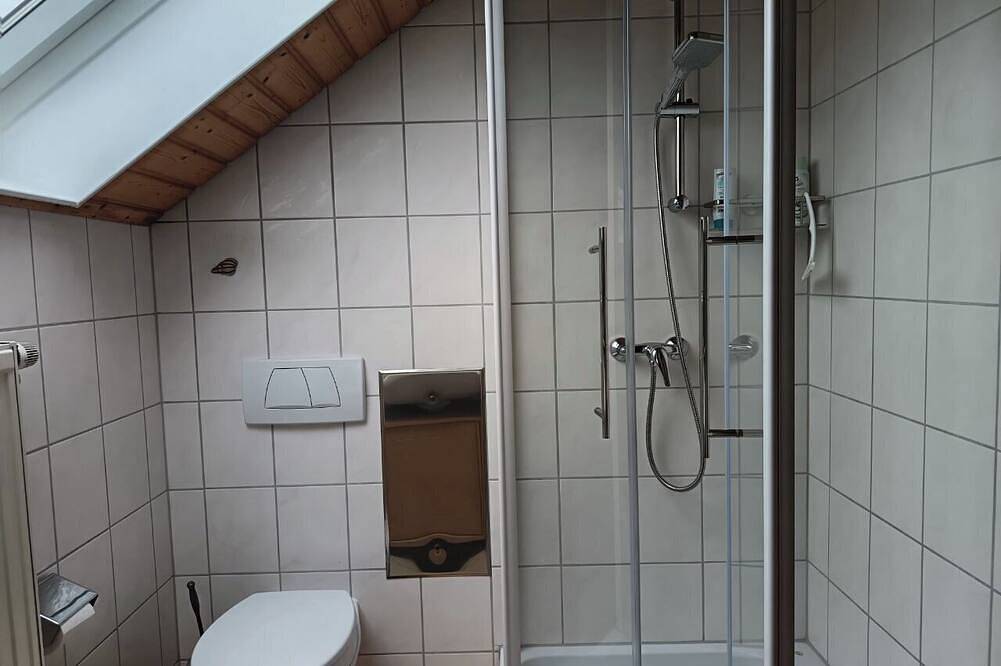 Ganze Wohnung, Helles Einzimmerapartment im schönen Hegau, idealer Ausgangspunkt für Wanderer in Engen, Hegau