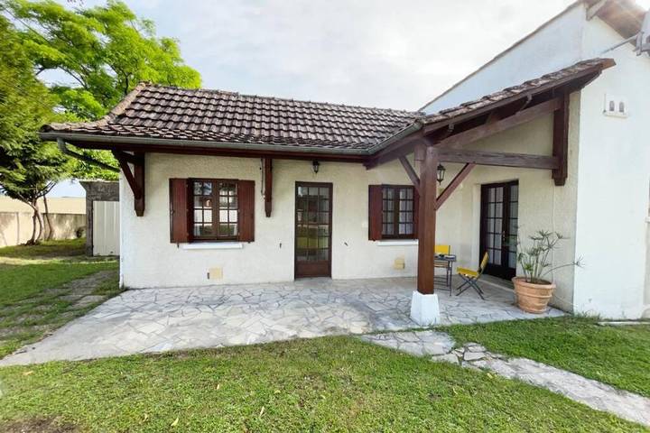 Gîte pour 4 personnes, avec jardin ainsi que jacuzzi et terrasse à Saint-Martial-Viveyrol