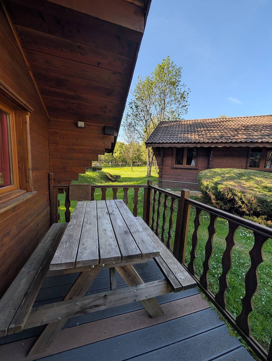 Caravane « Chalet Bouton d'Or » avec piscine partagée in Vaulnaveys-le-Bas, Isère