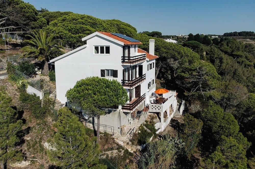 Magoito • Refúgio para amantes da natureza. in Praia do Magoito, São João das Lampas e Terrugem