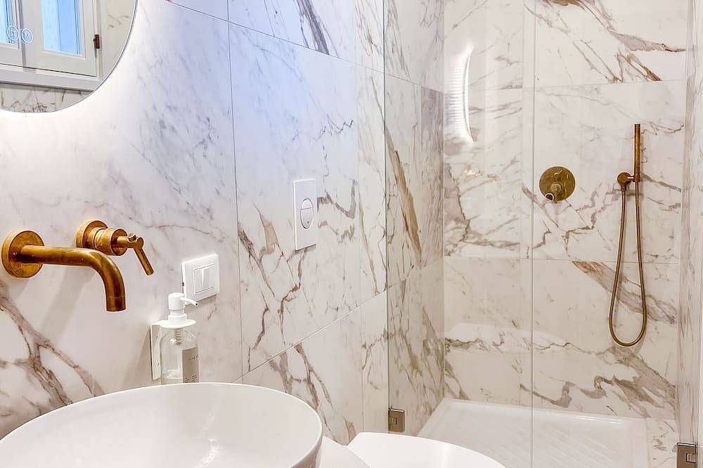 Entire apartment, Palazzotto Fianco a Fianco - elegant townhouse with roof terrace in Fasano, Salento