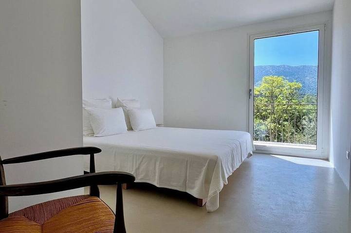 Gîte pour 10 personnes, avec jardin et piscine à Vauvenargues - 2