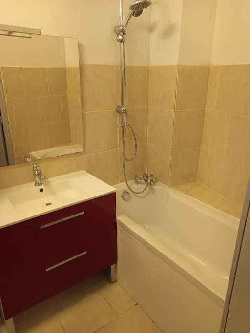 Location de vacances pour 4 personnes à Saint-Martin-de-Brômes - 4