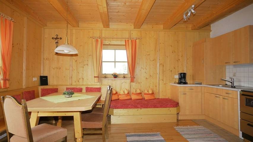 Ferienhaus für 6 Personen, mit Terrasse und Ausblick in Hainzenberg - 4