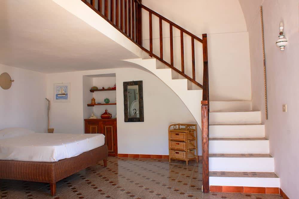 Schöne Villa nur wenige Gehminuten vom Hafen entfernt, in der Nähe von Chiaia di Luna. in Ponza, Latium