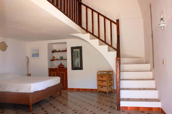 Ferienhaus für 7 Personen, mit Terrasse und Garten in Ponza - 2