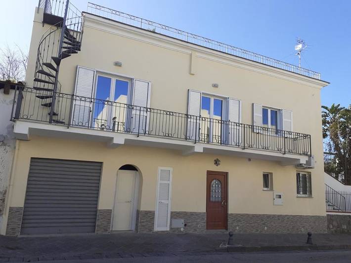 Ferienwohnung für 3 Personen, mit Balkon und Terrasse sowie Ausblick
