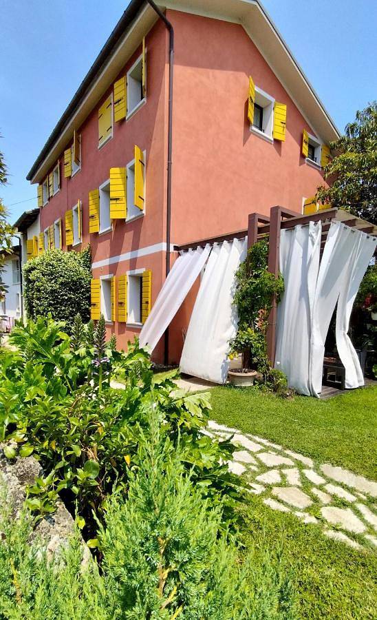 Location de vacances pour 4 personnes, avec Balcon et Terrasse ainsi que Jardin et Sauna à Pederobba