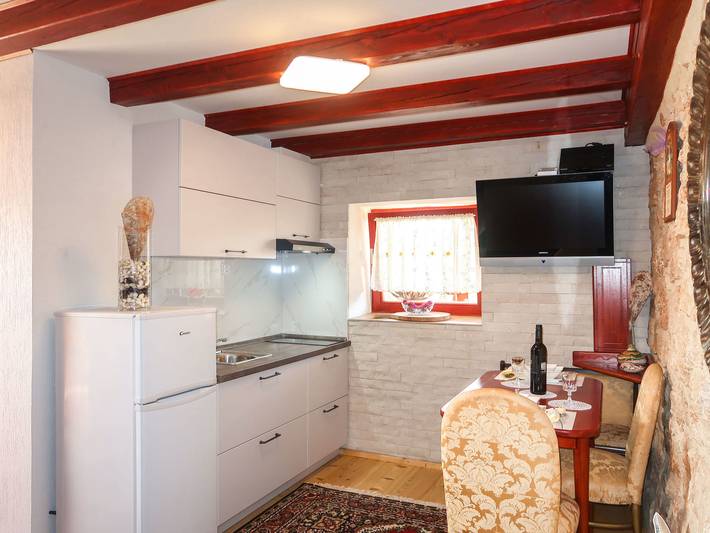 Ferienhaus für 2 Personen, mit Terrasse und Garten auf Krk - 4