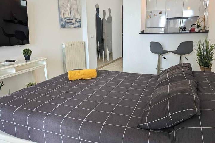 Appartement entier, Studio confortable à Marbella avec vue sur mer in Playa de la Fontanilla, Marbella