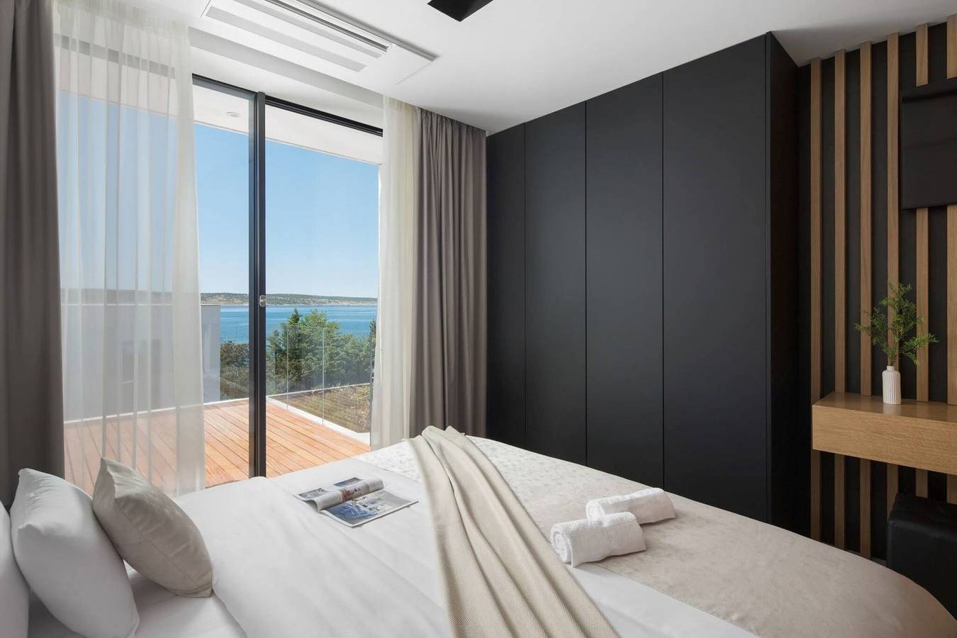 Luxury Villa Calmissima – Zadar, Heated Pool in Starigrad Paklenica, Starigrad