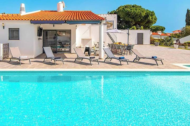 Villa für 14 Personen, mit Terrasse und Garten - 1