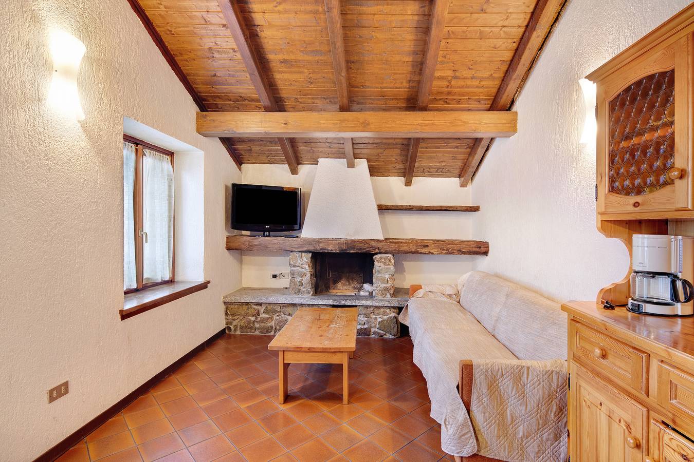 Entire apartment, Apartment 'Chalet Meridiana Appartamento 10' with Mountain View in Livigno (Town), Livigno