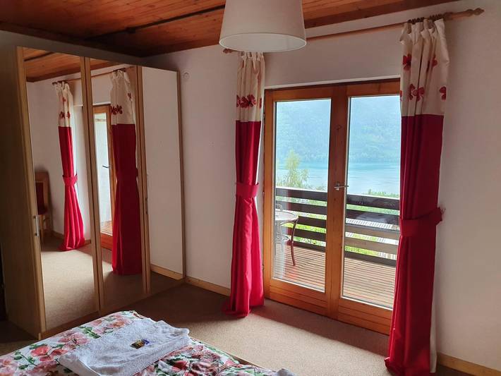 Ferienwohnung für 4 Personen, mit Seeblick und Pool sowie Ausblick und Garten am Millstätter See - 4