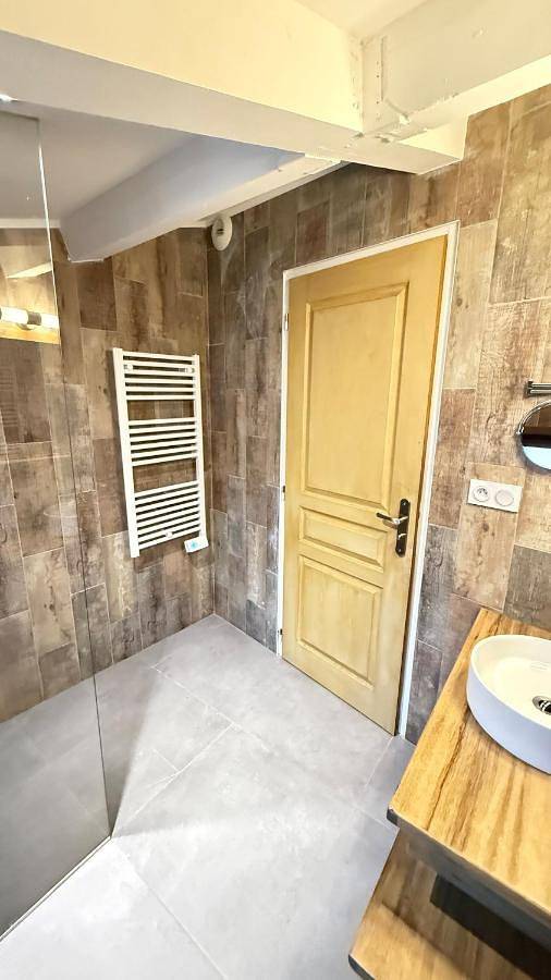 Appartement entier, Two-Bedroom Apartment in Romans-sur-Isère, Région de Valence